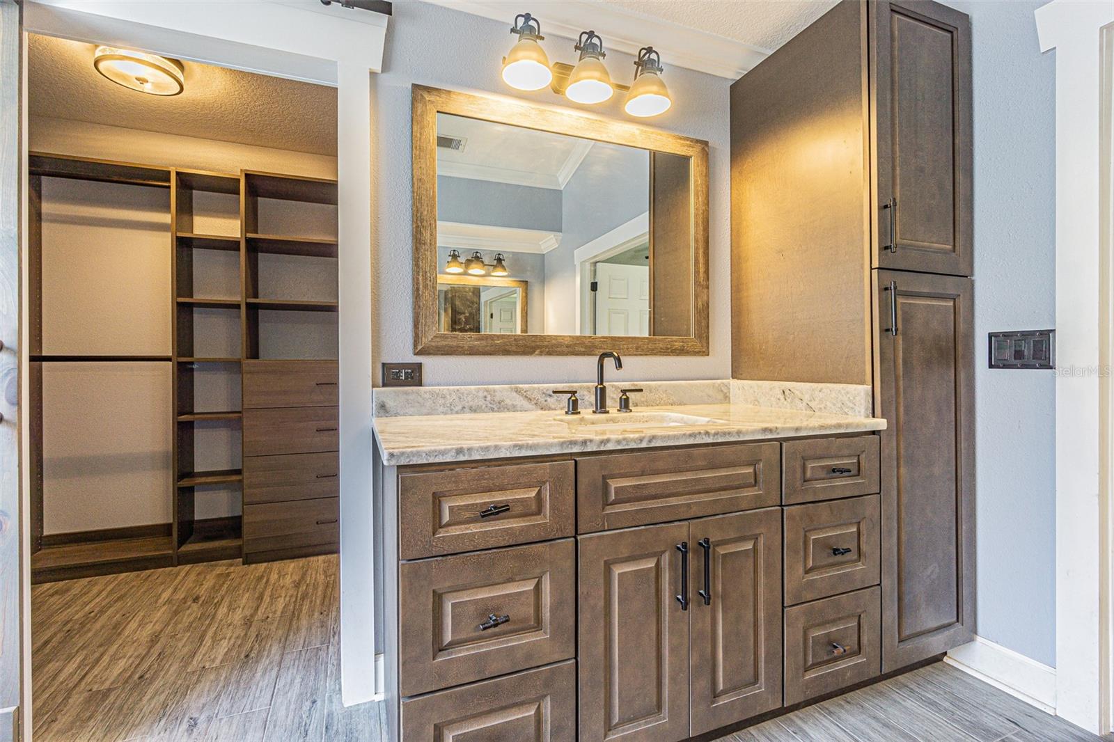 Image 15 of 51 For 2807 Windcrest Oaks Court