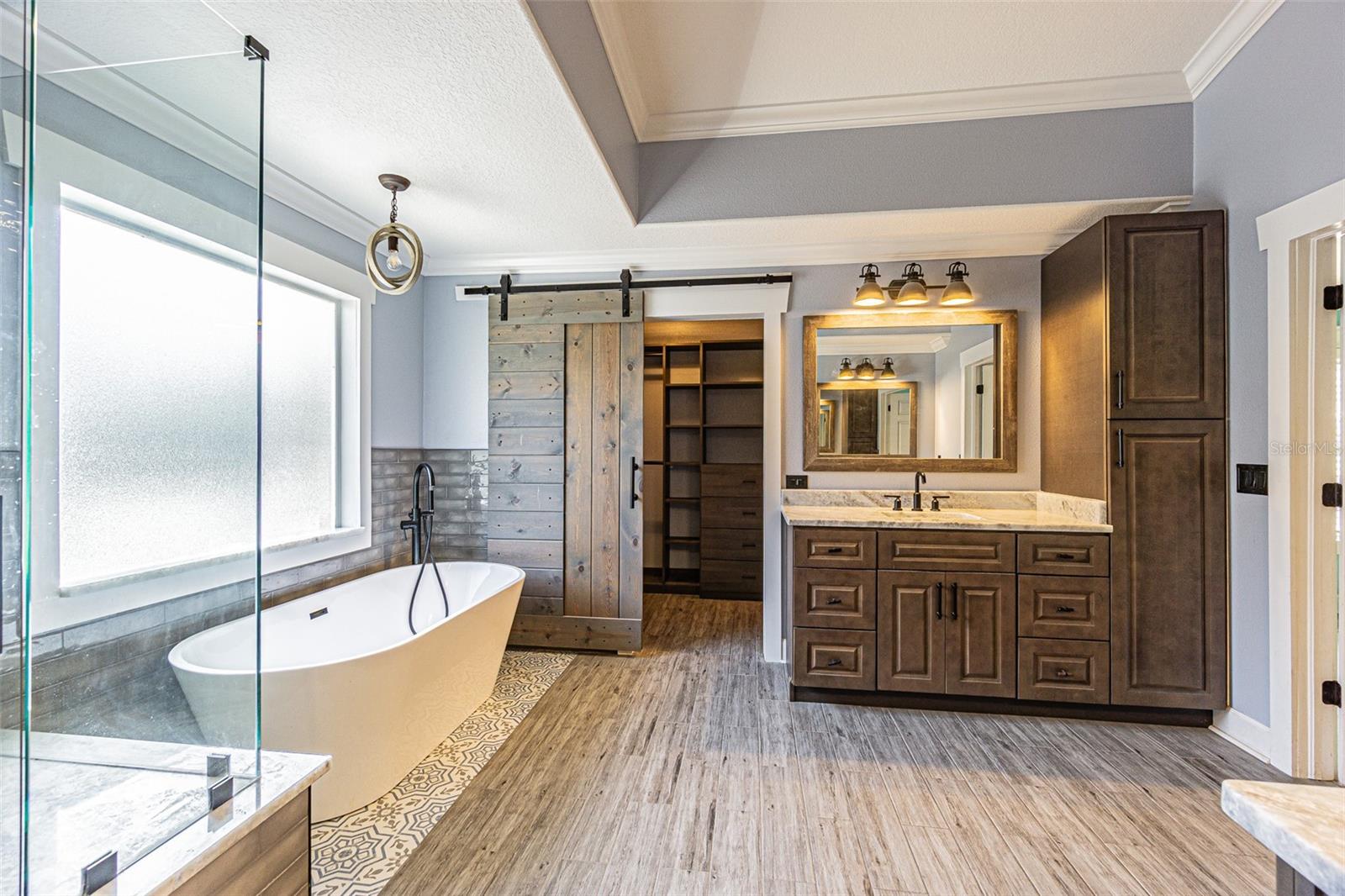 Image 16 of 51 For 2807 Windcrest Oaks Court