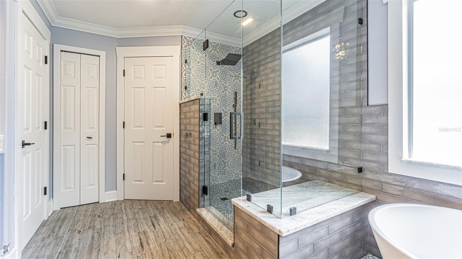 Image 25 of 51 For 2807 Windcrest Oaks Court