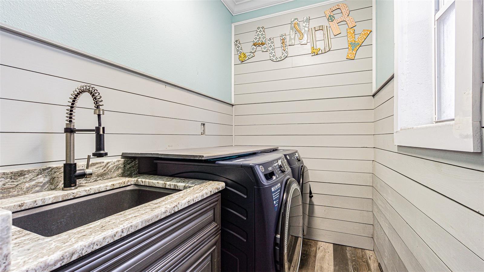 Image 32 of 51 For 2807 Windcrest Oaks Court