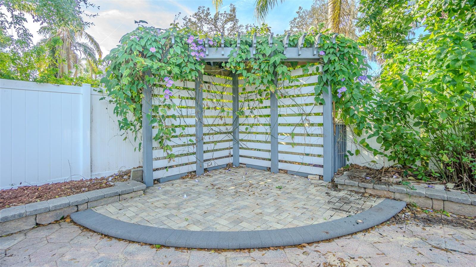 Image 36 of 51 For 2807 Windcrest Oaks Court