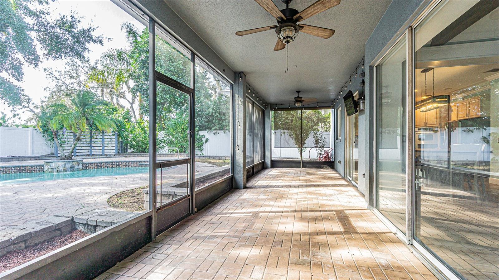 Image 40 of 51 For 2807 Windcrest Oaks Court