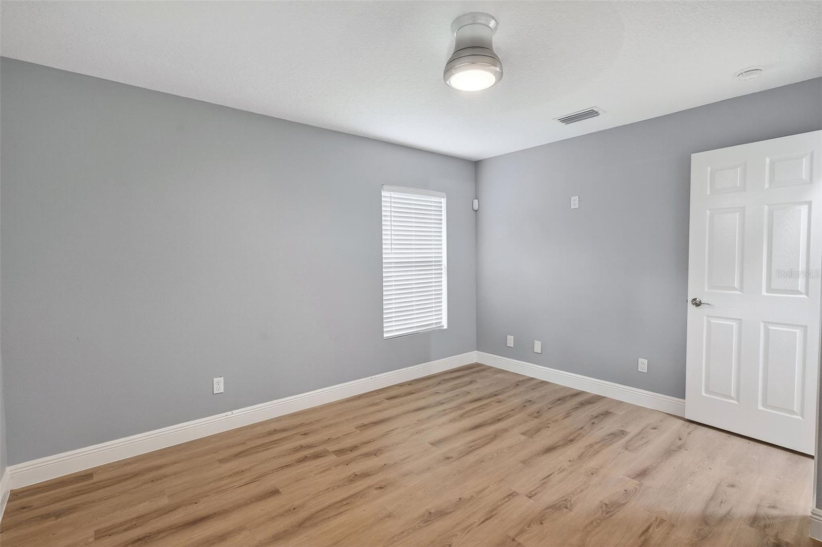 Image 12 of 19 For 12909 Star Country Lane B