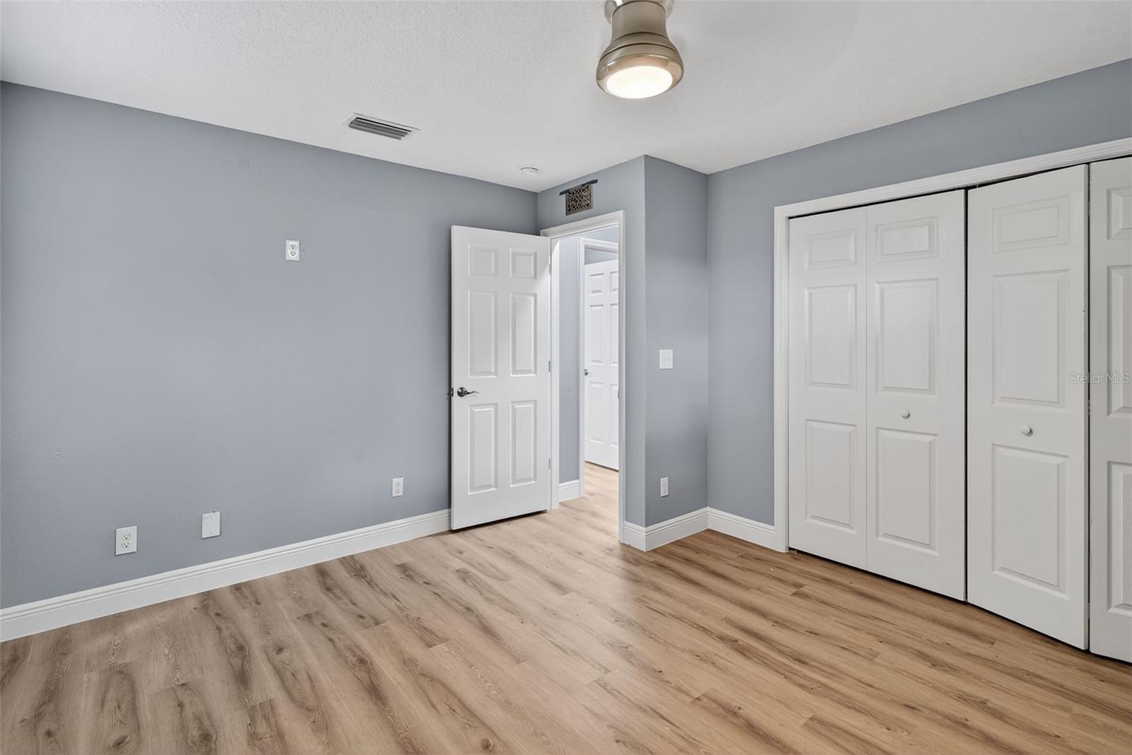 Image 13 of 19 For 12909 Star Country Lane B