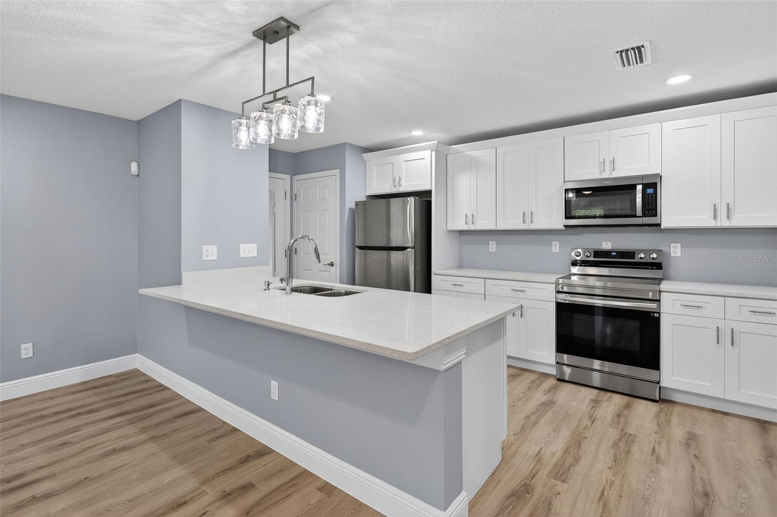 Image 3 of 19 For 12909 Star Country Lane B