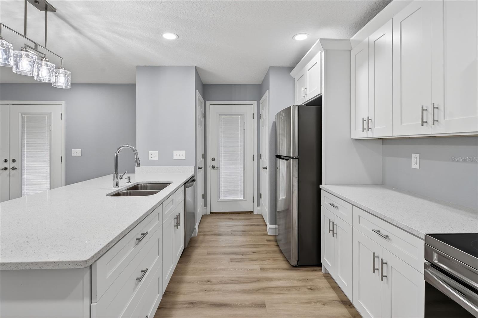 Image 4 of 19 For 12909 Star Country Lane B