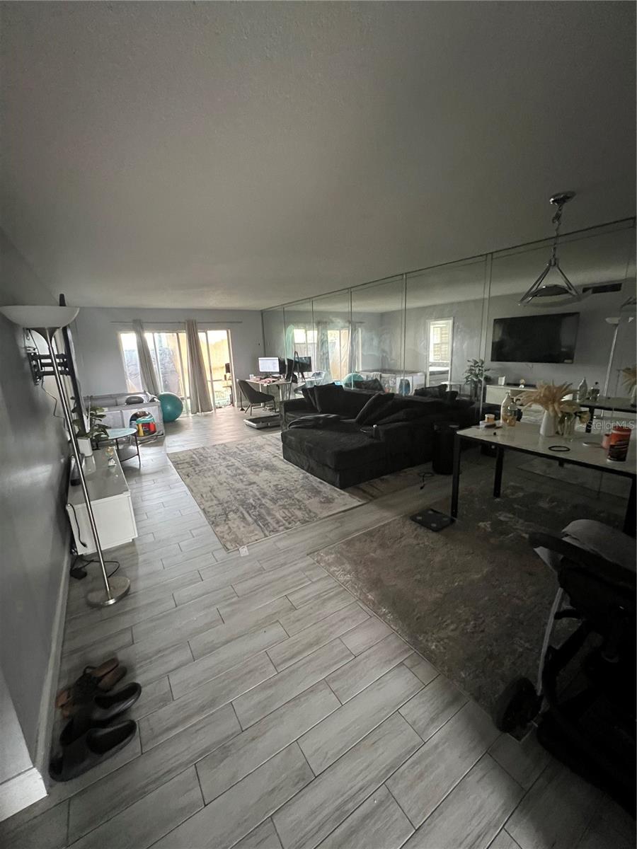 Image 3 of 14 For 5961 Falls Circle Drive 411