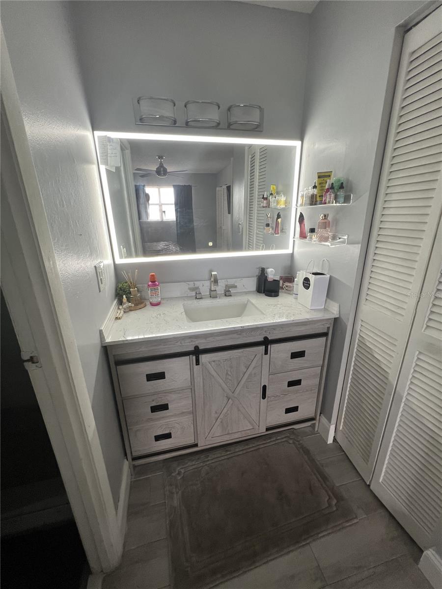 Image 7 of 14 For 5961 Falls Circle Drive 411