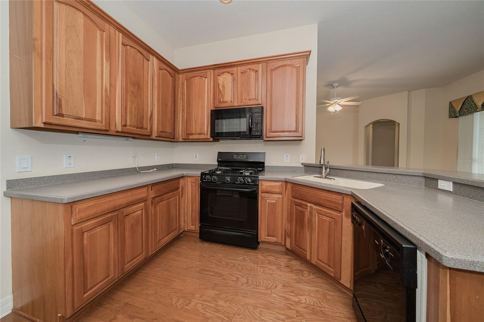 Image 17 of 35 For 19027 Dove Creek Drive