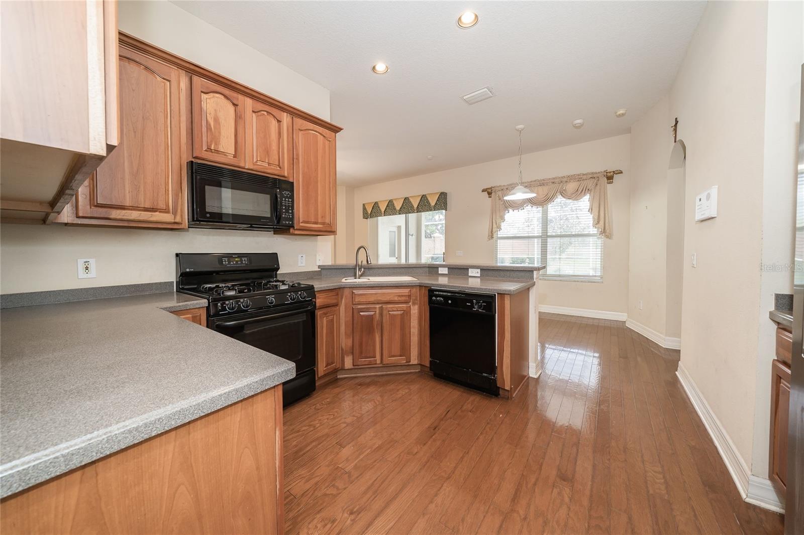 Image 18 of 35 For 19027 Dove Creek Drive