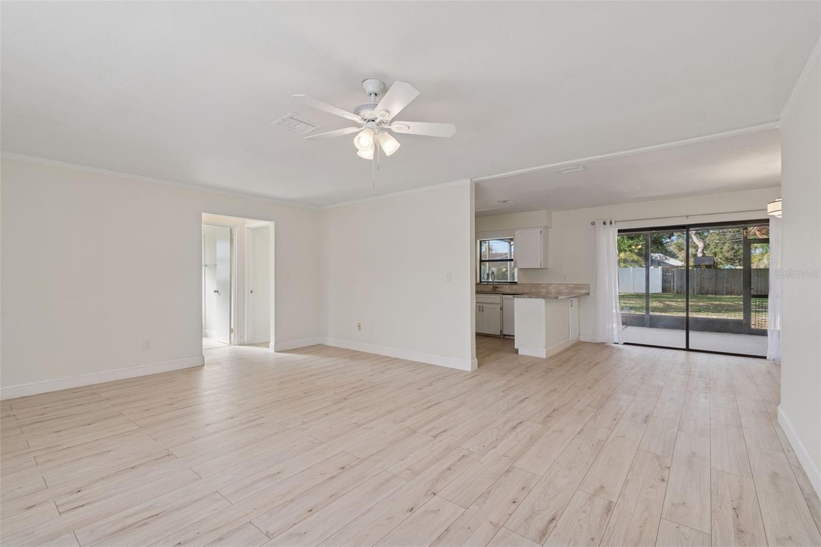 Image 6 of 28 For 7337 Cambridge Way