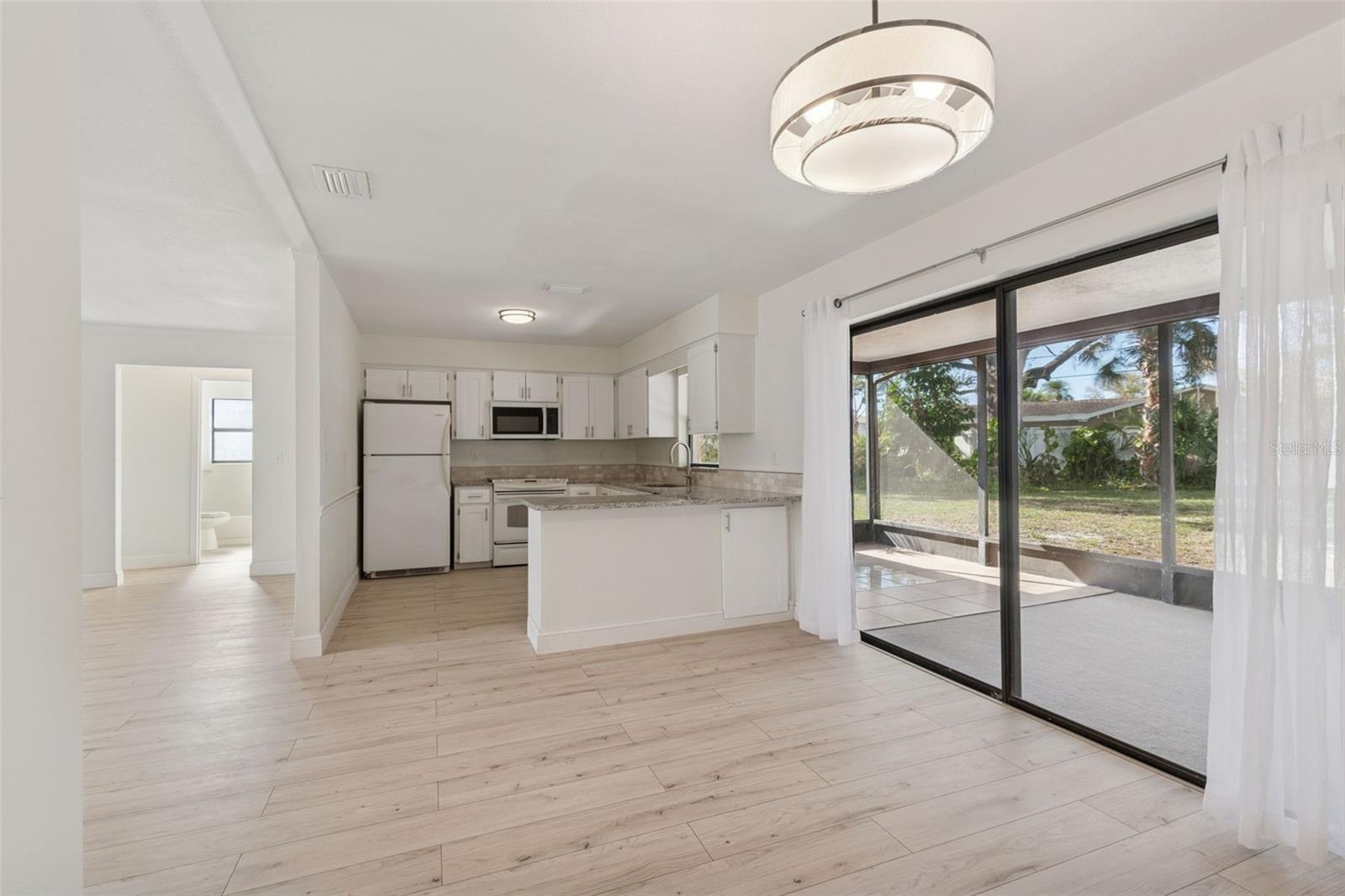 Image 9 of 28 For 7337 Cambridge Way