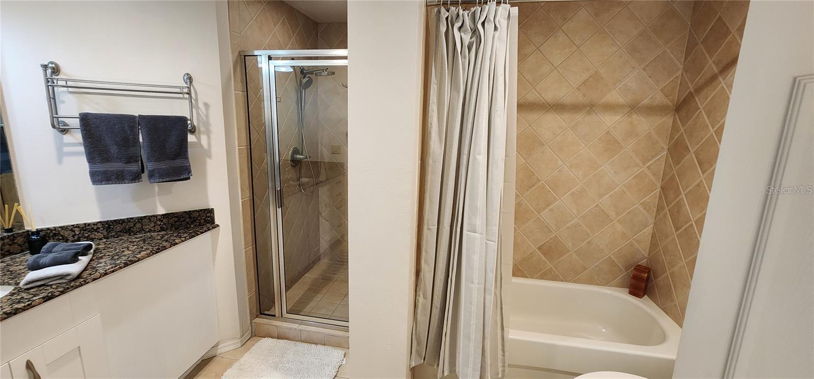 Image 19 of 39 For 2400 Feather Sound Drive 522