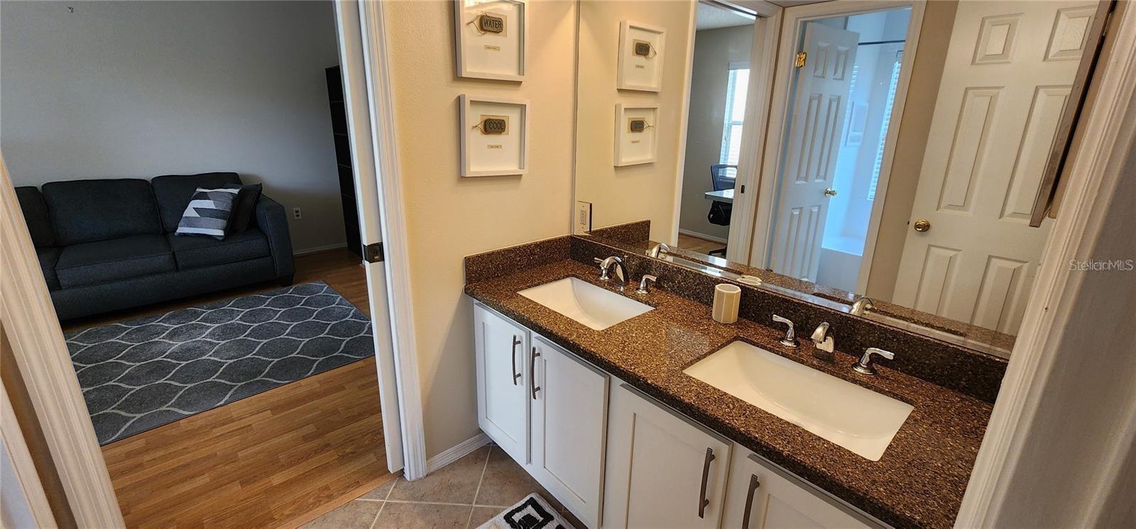 Image 20 of 39 For 2400 Feather Sound Drive 522