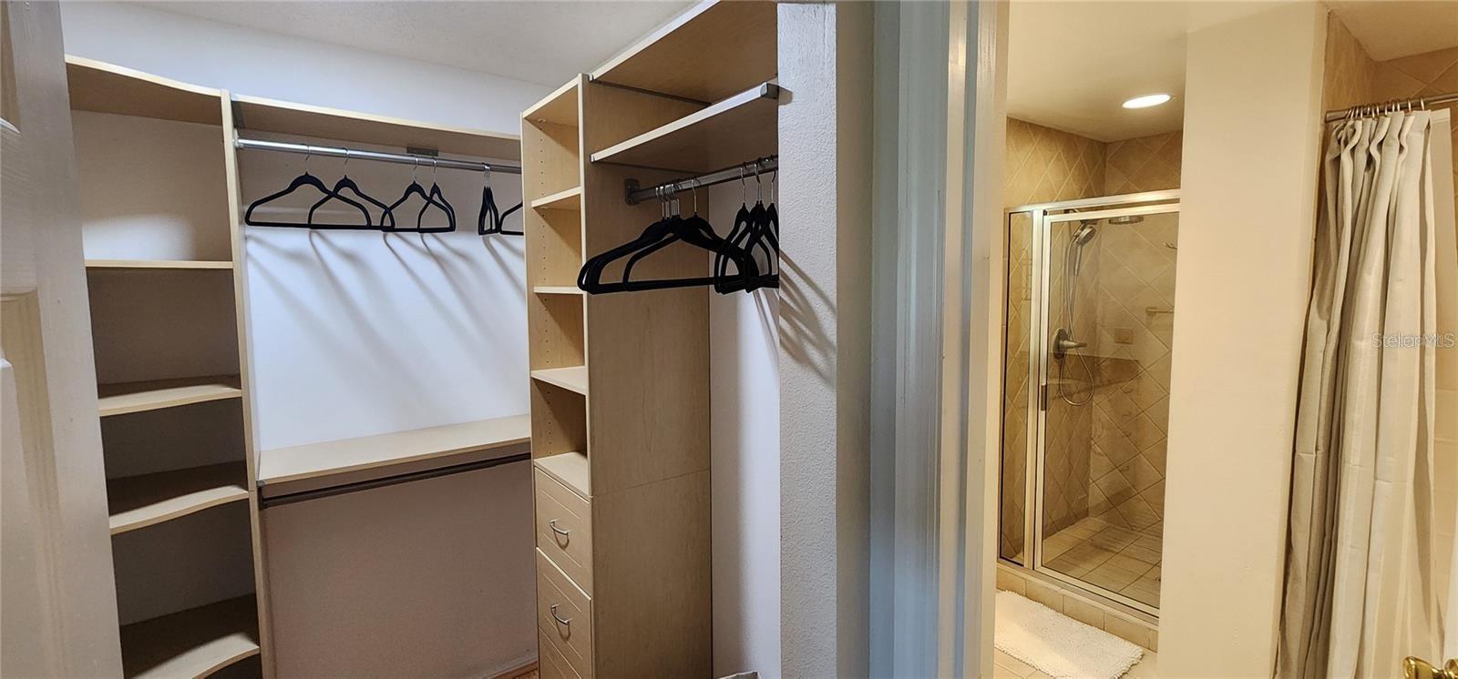 Image 22 of 39 For 2400 Feather Sound Drive 522