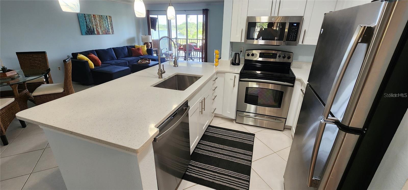 Image 9 of 39 For 2400 Feather Sound Drive 522