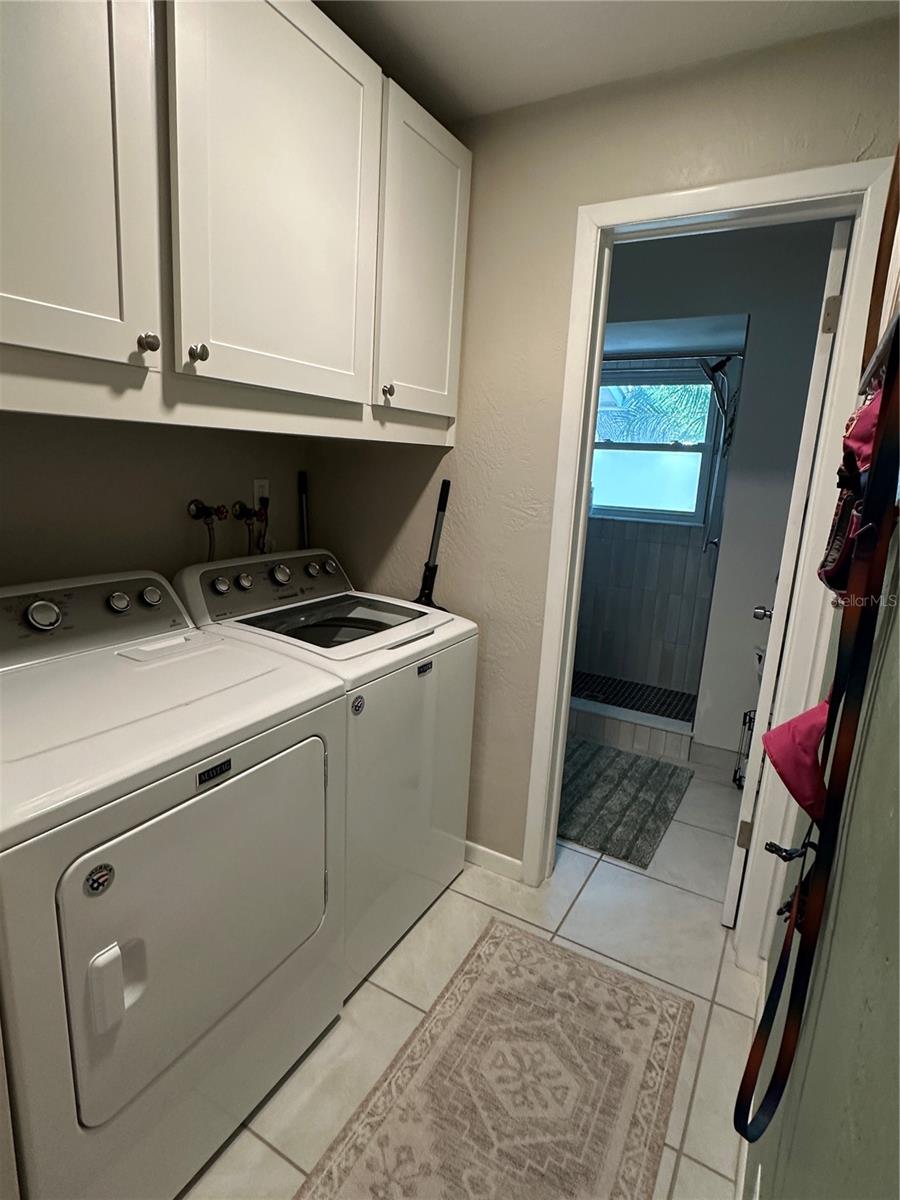 Image 10 of 20 For 1361 Oakbrook Drive