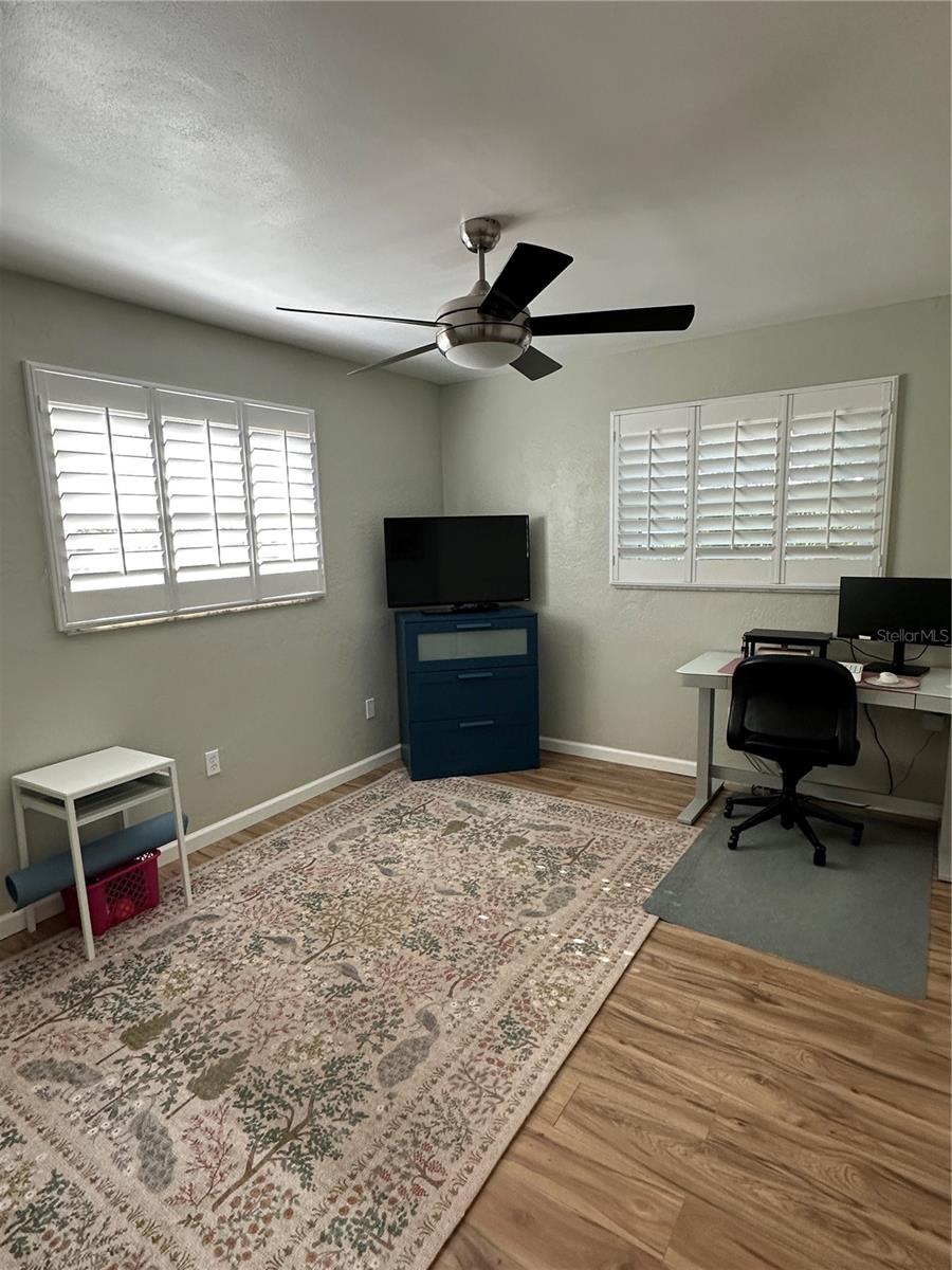 Image 16 of 20 For 1361 Oakbrook Drive