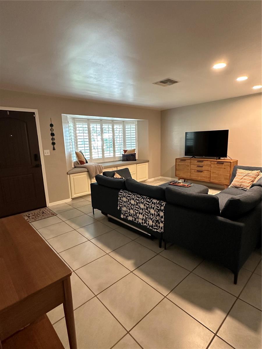 Image 2 of 20 For 1361 Oakbrook Drive