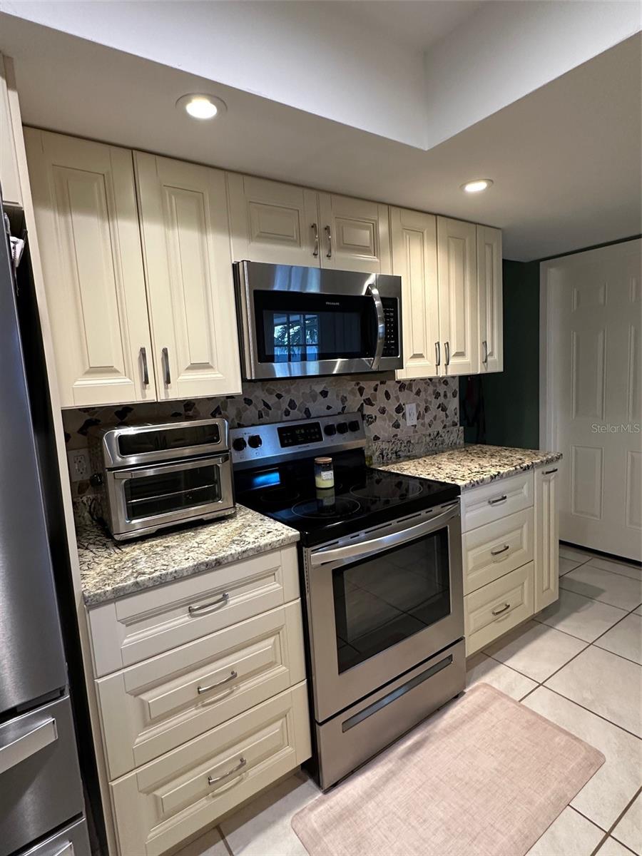 Image 5 of 20 For 1361 Oakbrook Drive