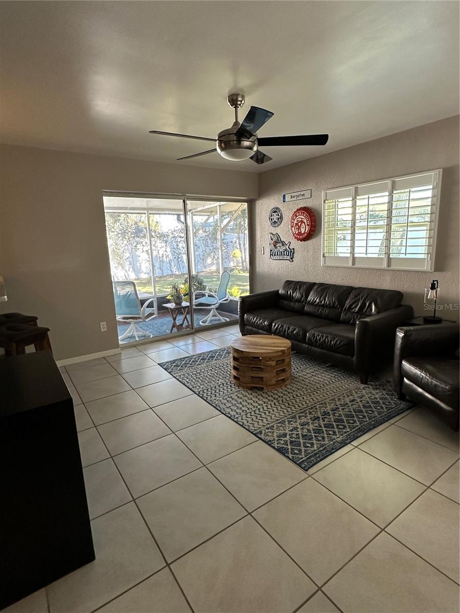 Image 9 of 20 For 1361 Oakbrook Drive