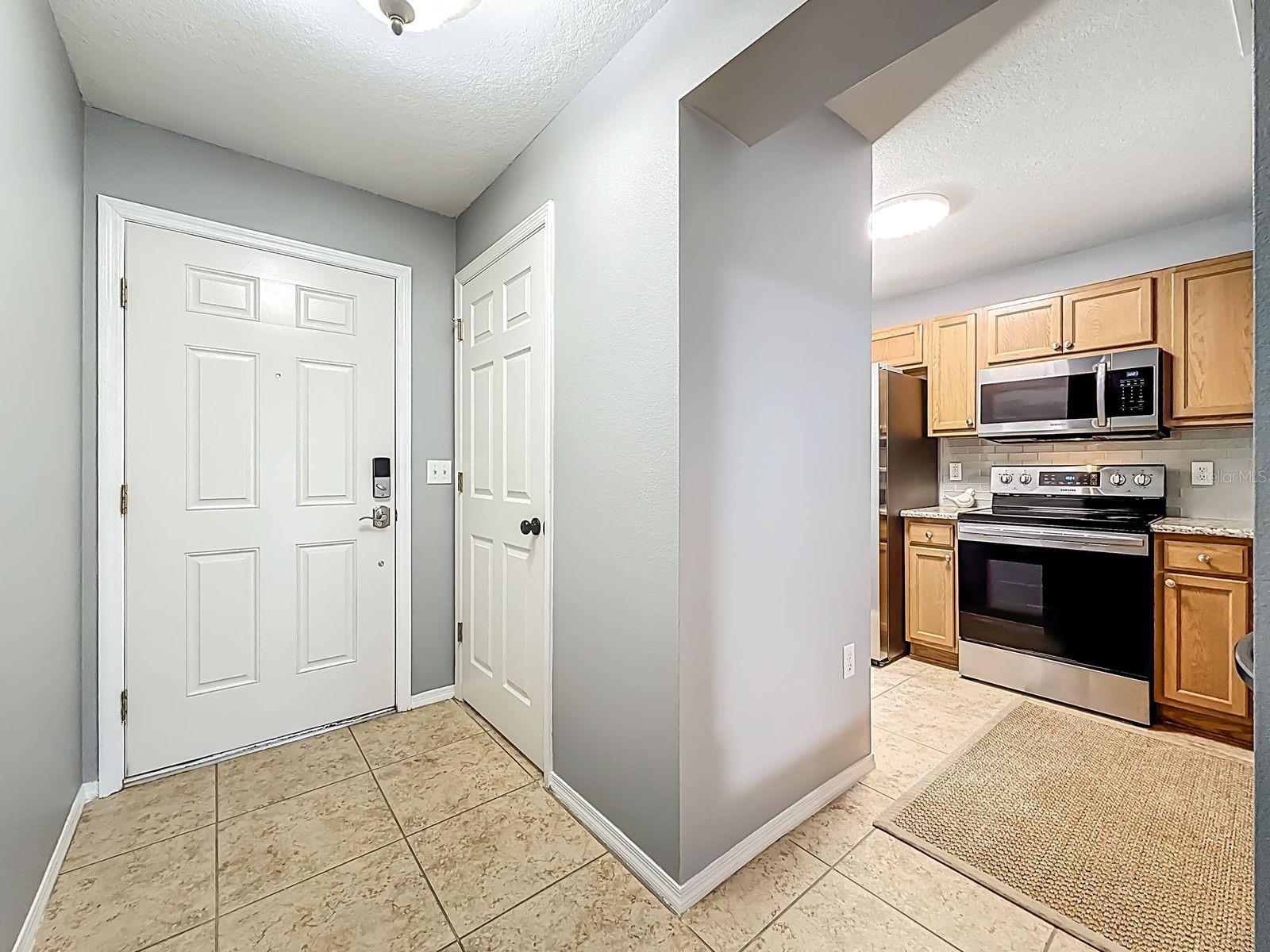 Listing photo id 10 for 1951 Searay Shore Drive