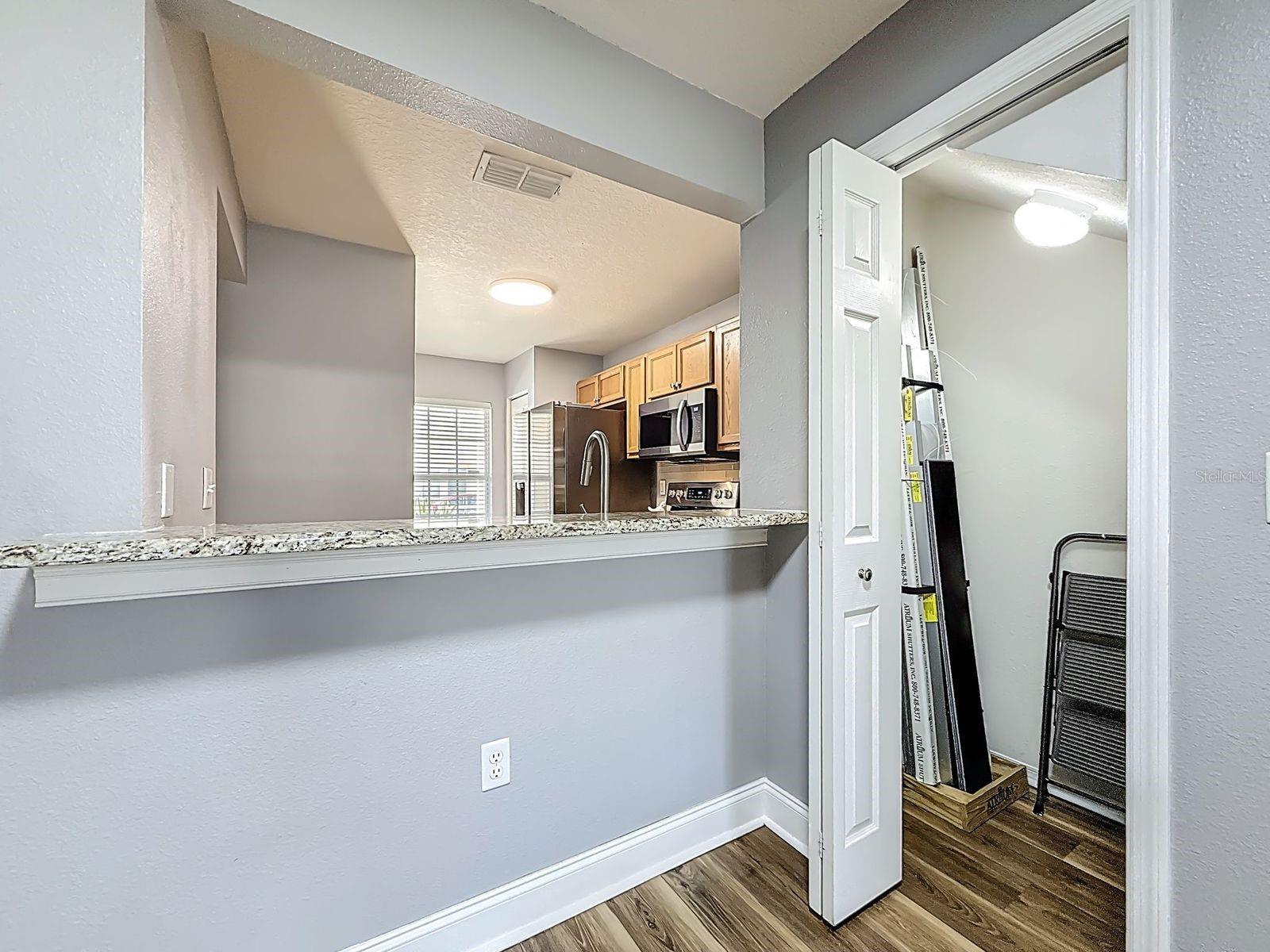 Listing photo id 14 for 1951 Searay Shore Drive