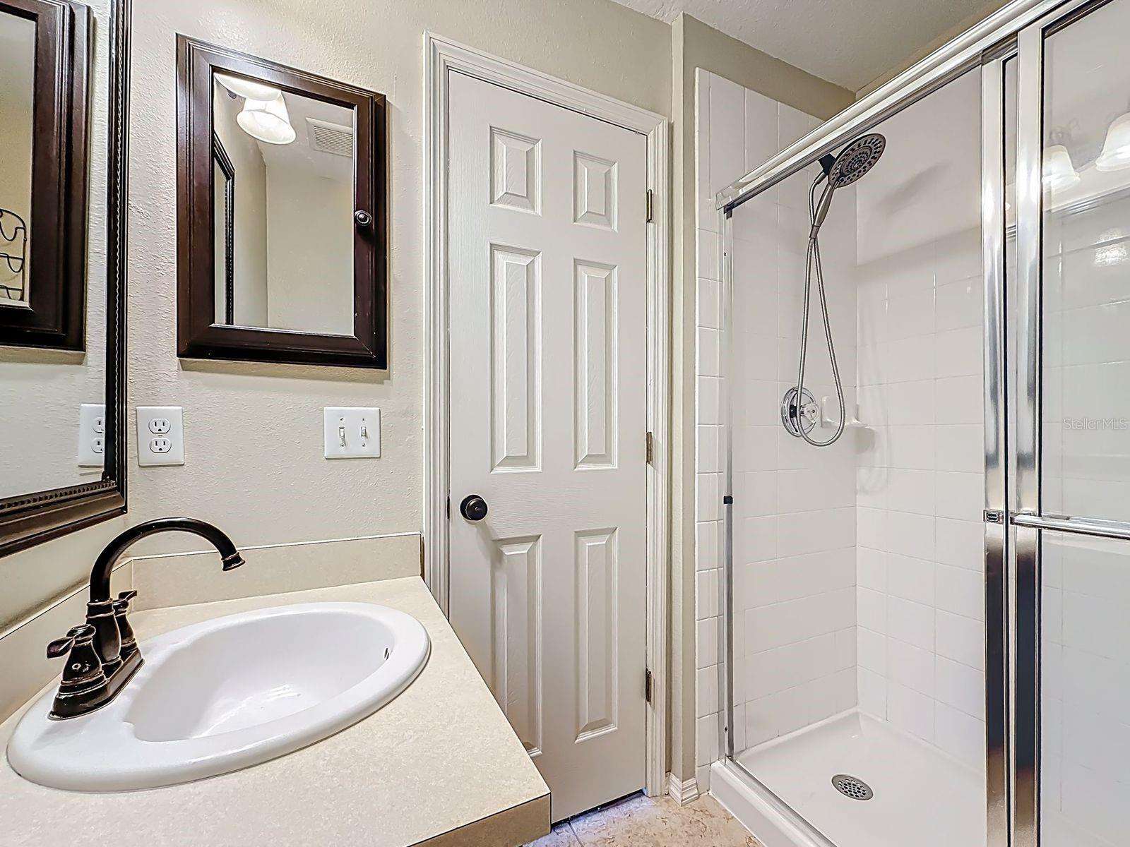 Listing photo id 18 for 1951 Searay Shore Drive