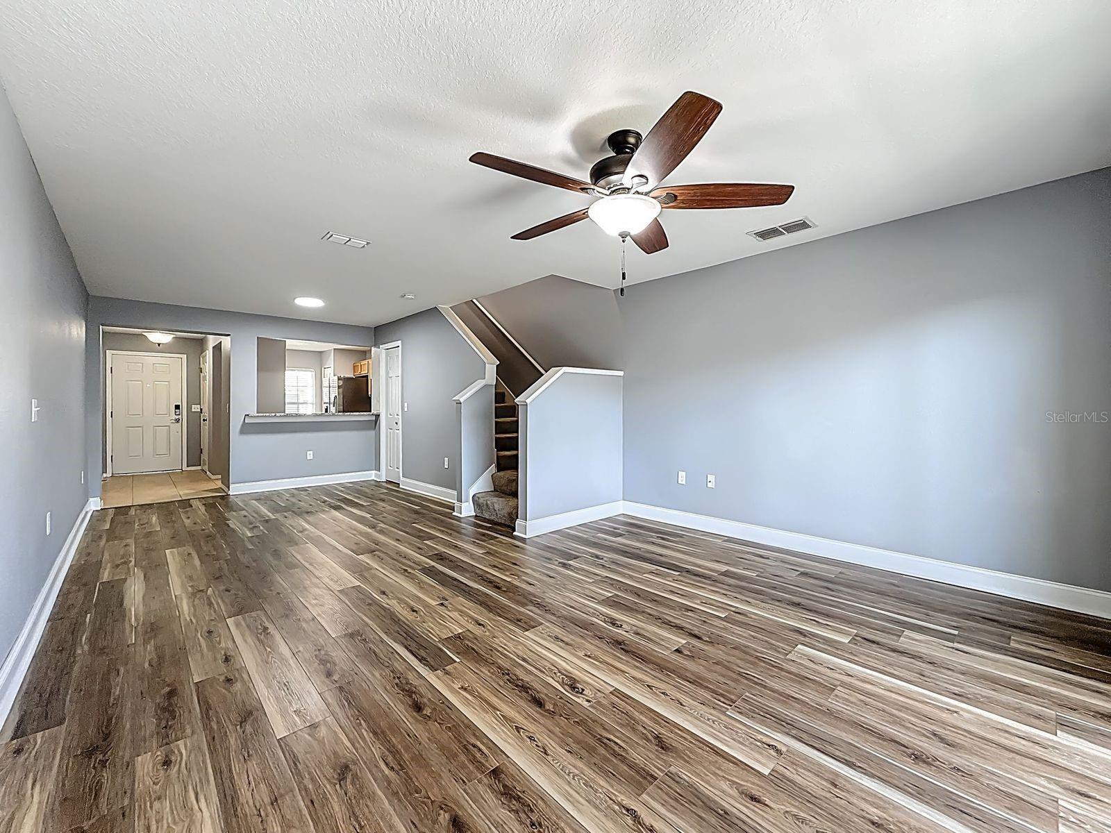 Listing photo id 4 for 1951 Searay Shore Drive