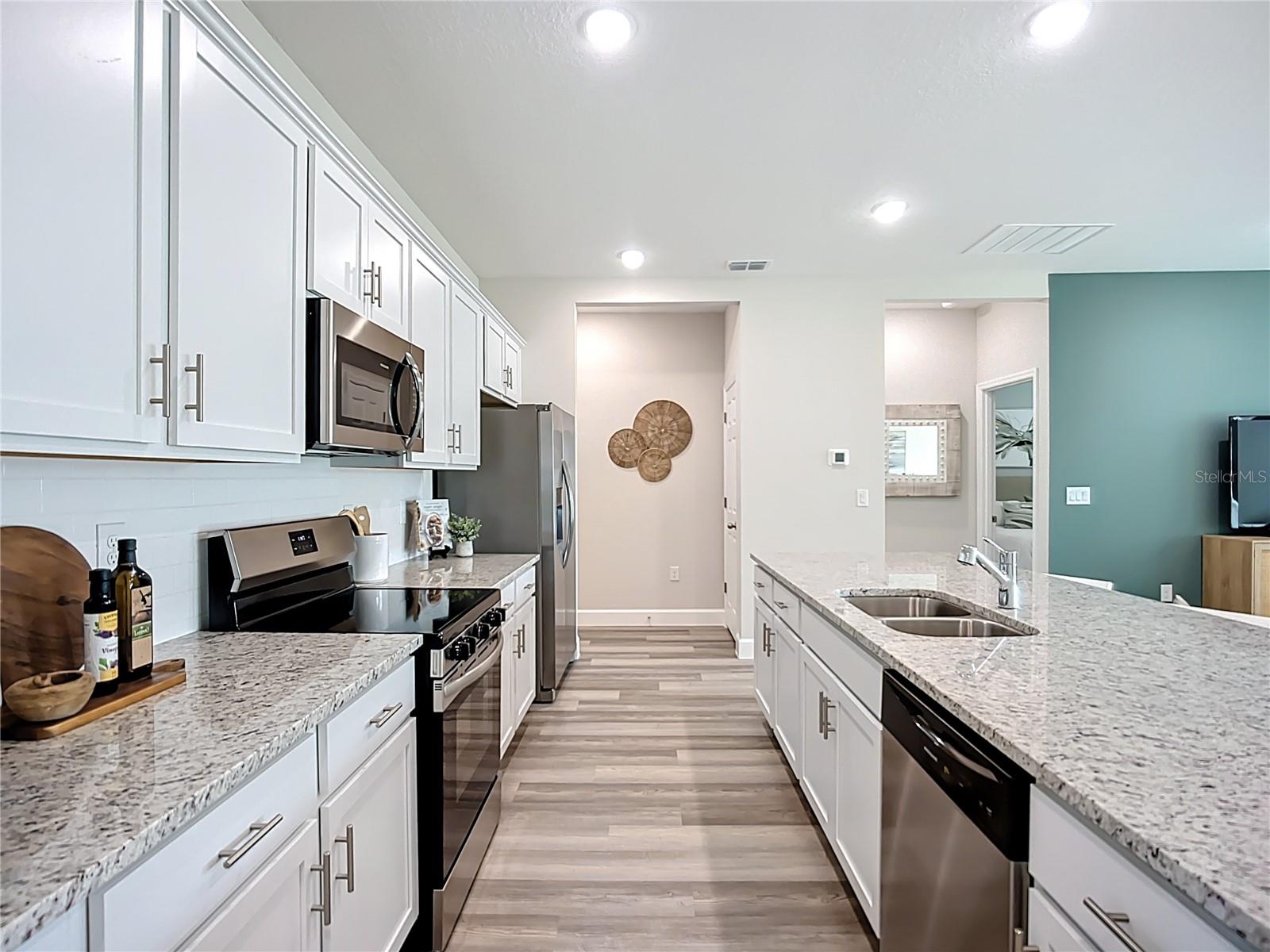 Image 11 of 47 For 4251 Hamwood Street