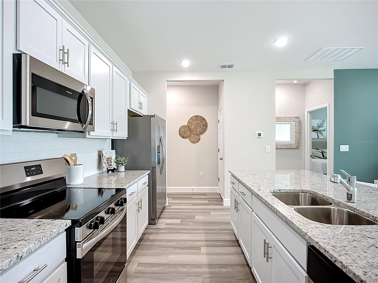 Image 12 of 47 For 4251 Hamwood Street