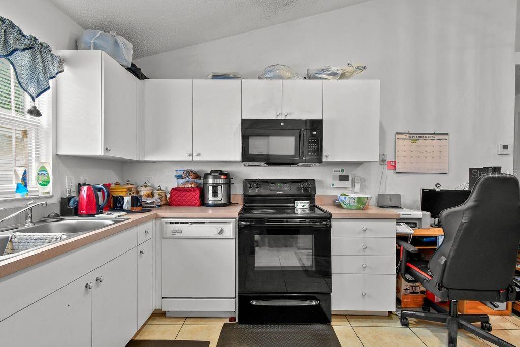 Image 16 of 46 For 1125 40th Street S