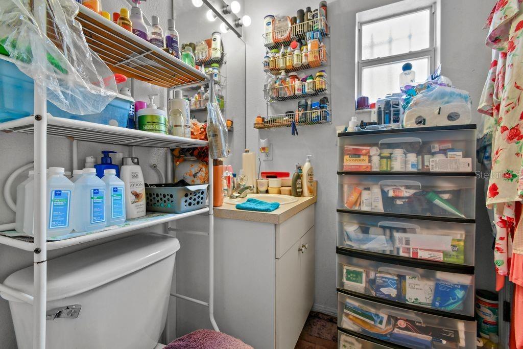 Image 33 of 46 For 1125 40th Street S