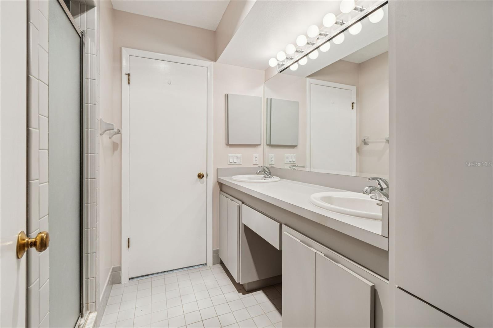 Image 19 of 39 For 4901 Umber Way S