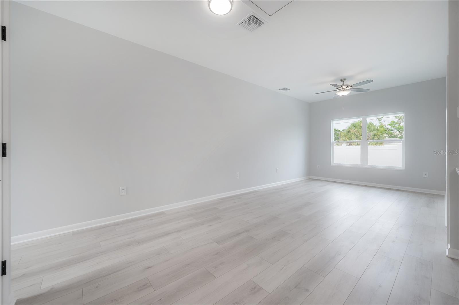 Image 18 of 55 For 3921 State Street 1 & 2