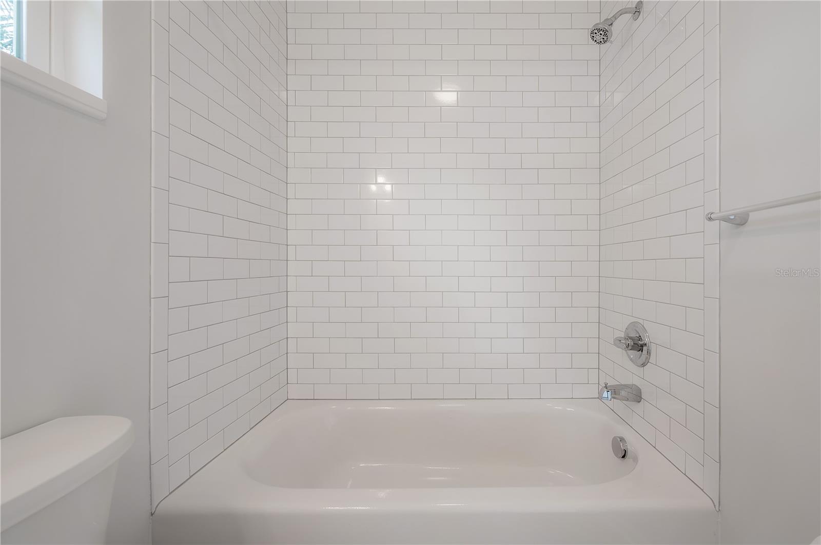 Image 21 of 55 For 3921 State Street 1 & 2