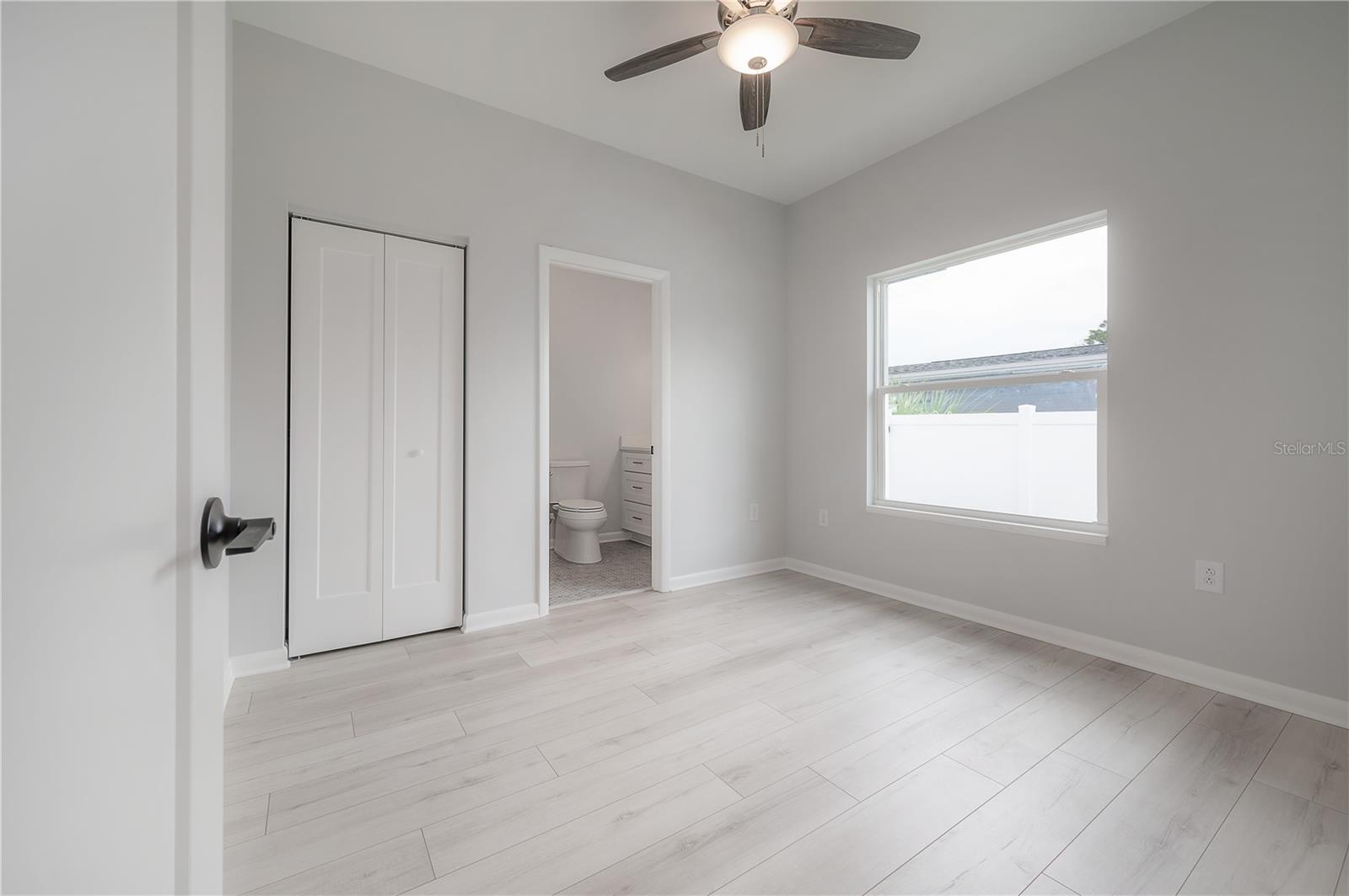 Image 26 of 55 For 3921 State Street 1 & 2