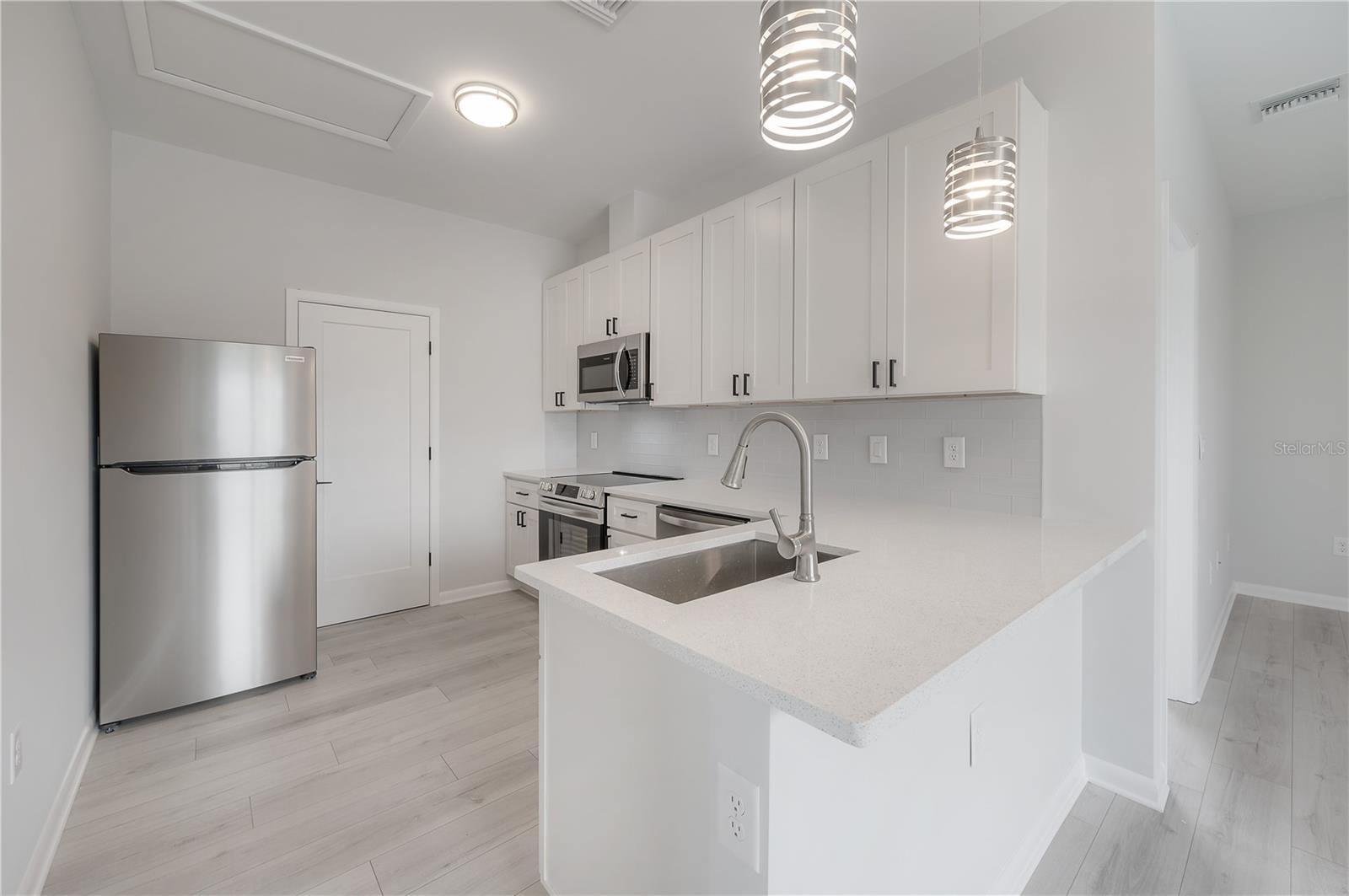 Image 32 of 55 For 3921 State Street 1 & 2