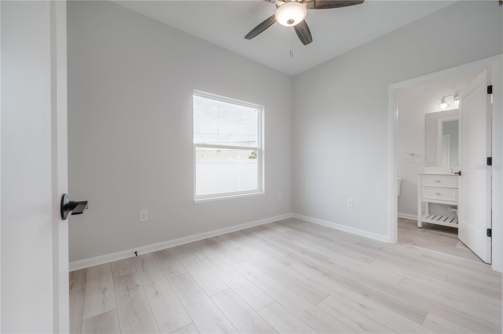 Image 33 of 55 For 3921 State Street 1 & 2