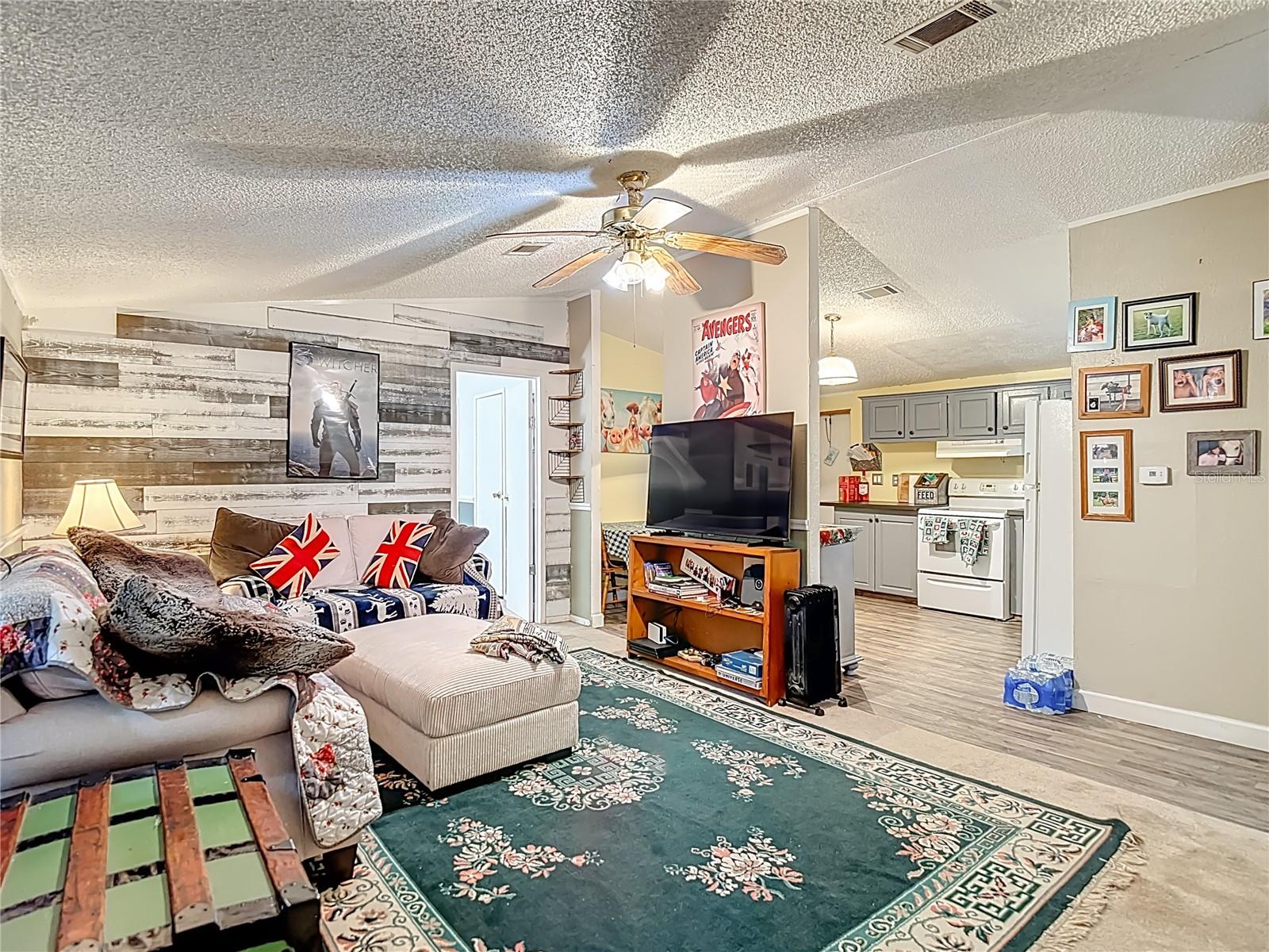 Image 13 of 49 For 6421 Sunnyside Ranch Road