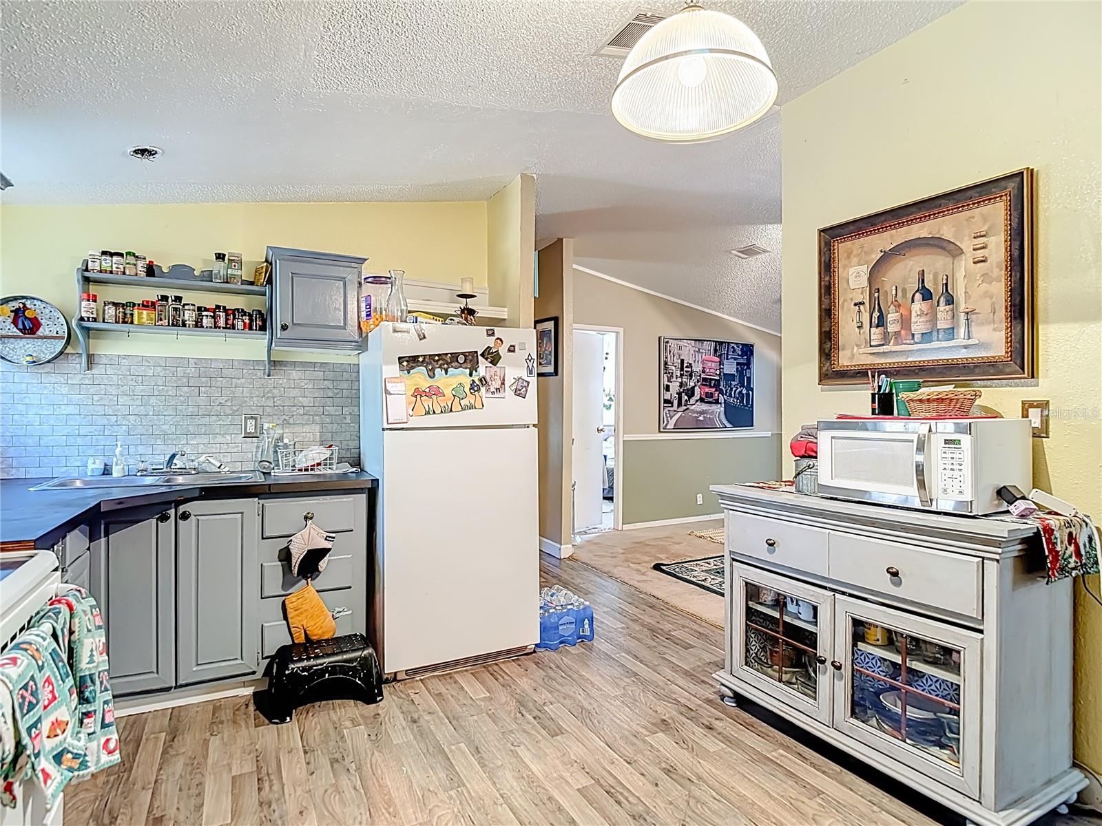 Image 20 of 49 For 6421 Sunnyside Ranch Road