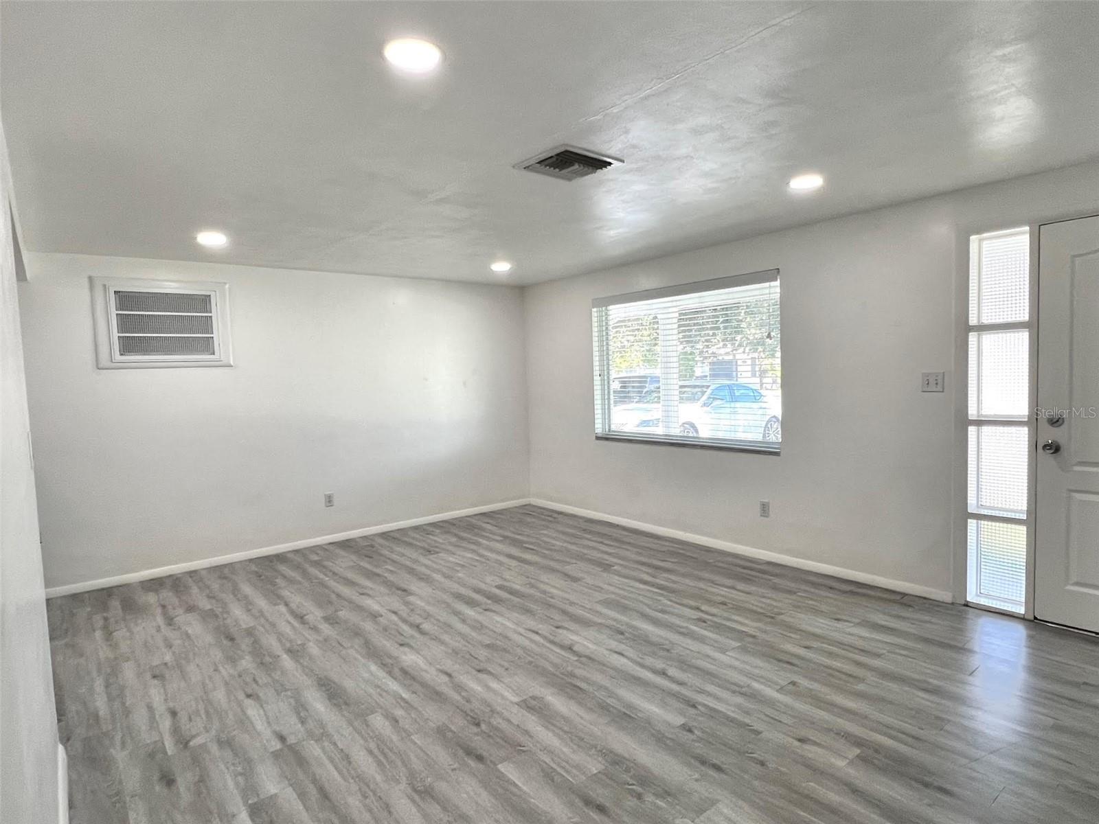 Image 10 of 37 For 4640 Taray Lane