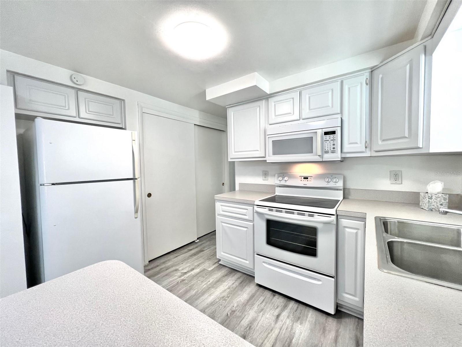 Image 22 of 37 For 4640 Taray Lane