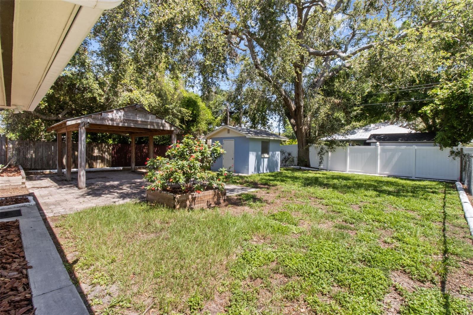 Image 22 of 37 For 512 Richmond Street