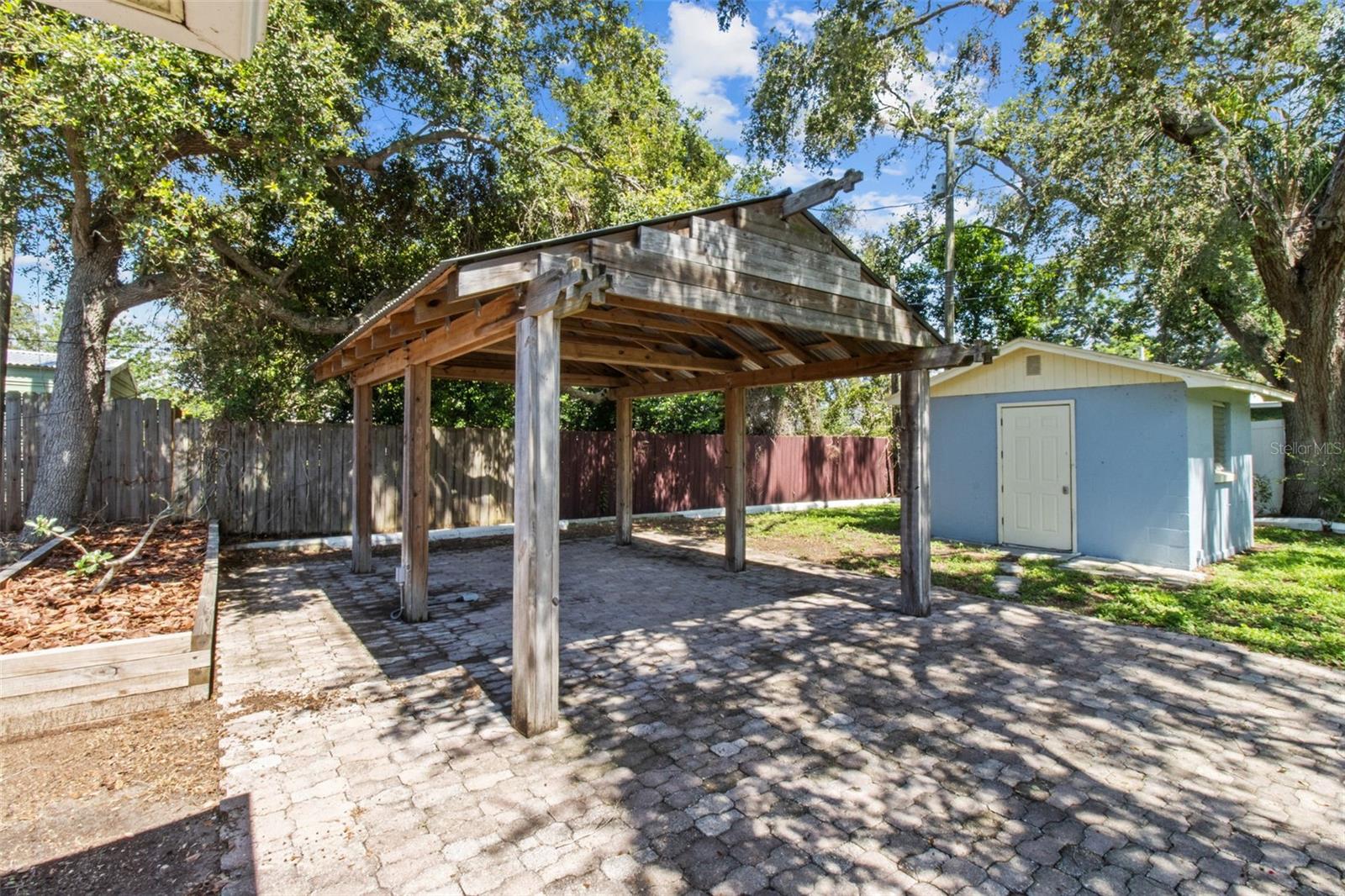 Image 23 of 37 For 512 Richmond Street