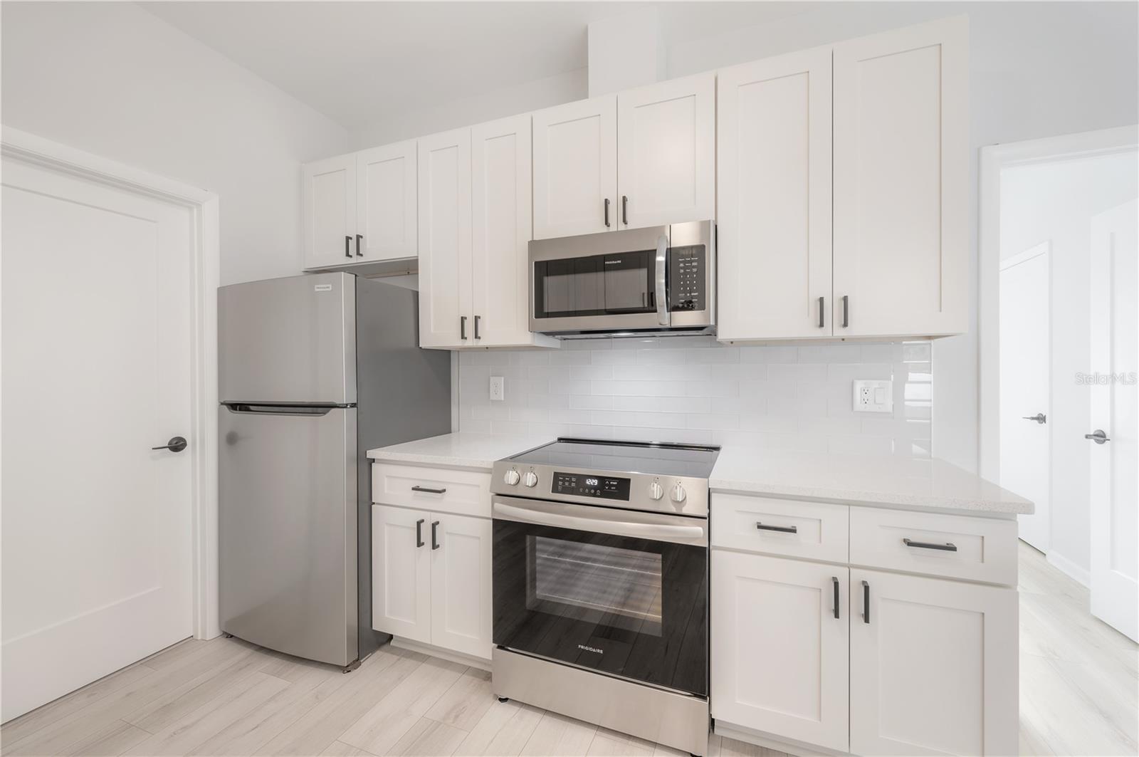 Image 26 of 55 For 3921 State Street 1 & 2