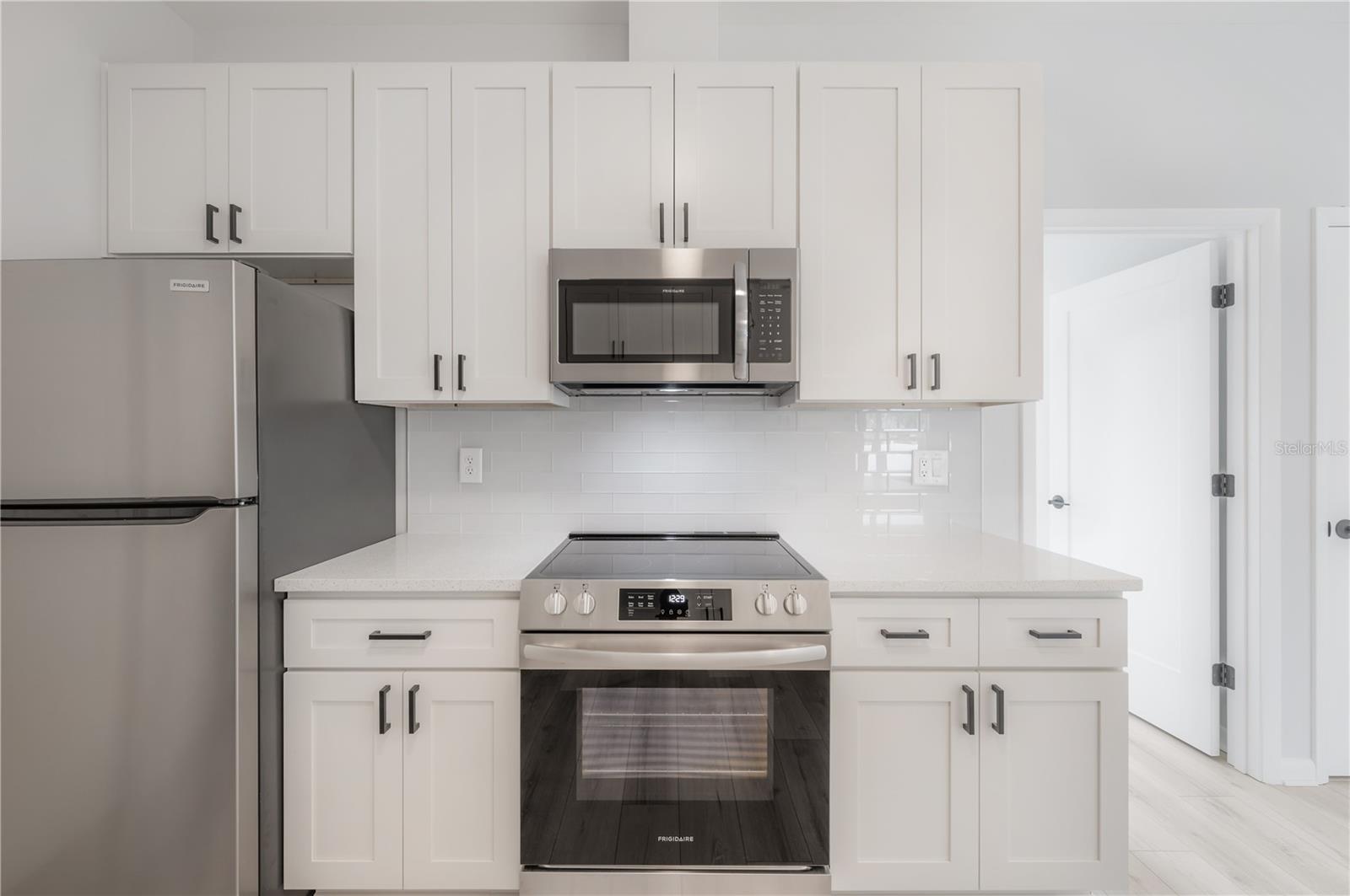 Image 27 of 55 For 3921 State Street 1 & 2