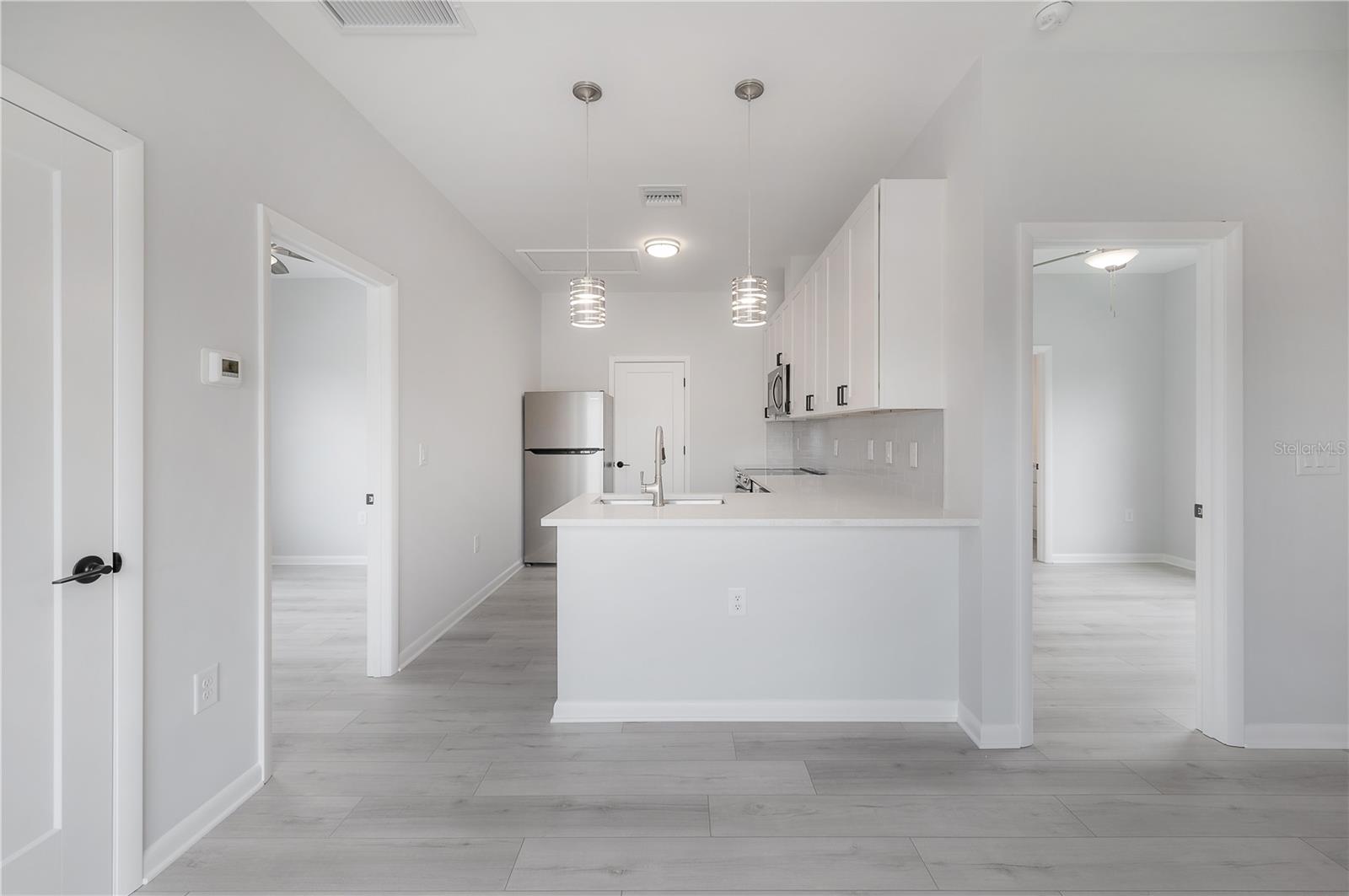 Image 30 of 55 For 3921 State Street 1 & 2