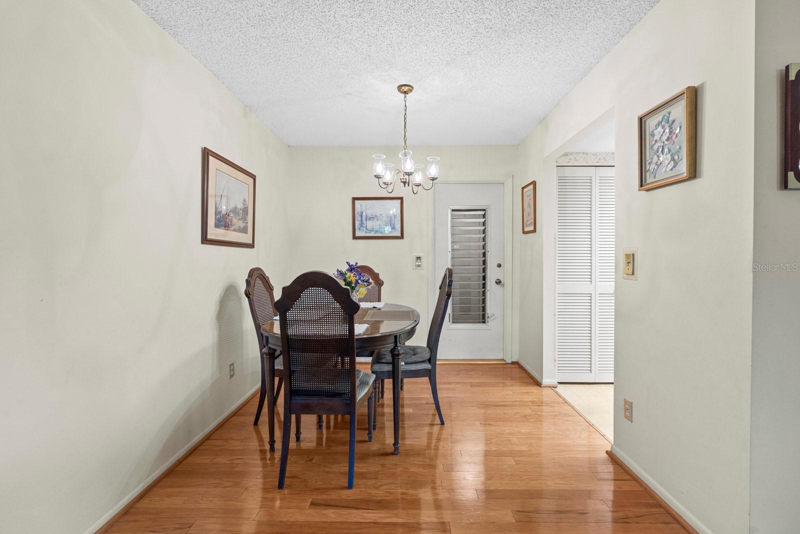 Image 17 of 37 For 2850 Highlands Boulevard A