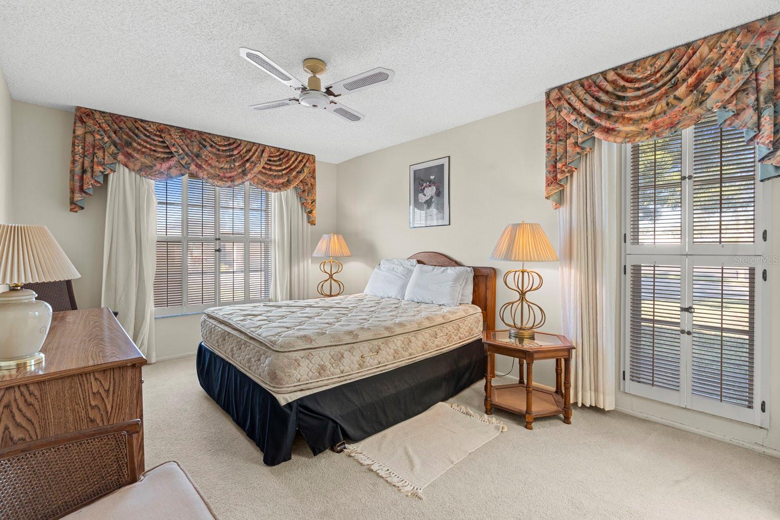 Image 22 of 37 For 2850 Highlands Boulevard A